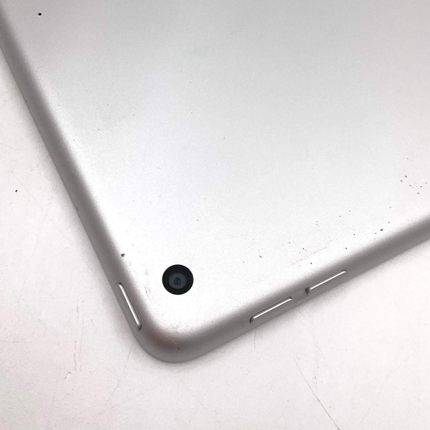 【全額返金保証】【最速発送】Apple iPad iPad 10.2インチ 第9世代 256GB シルバー Wi-Fi 動作確認済