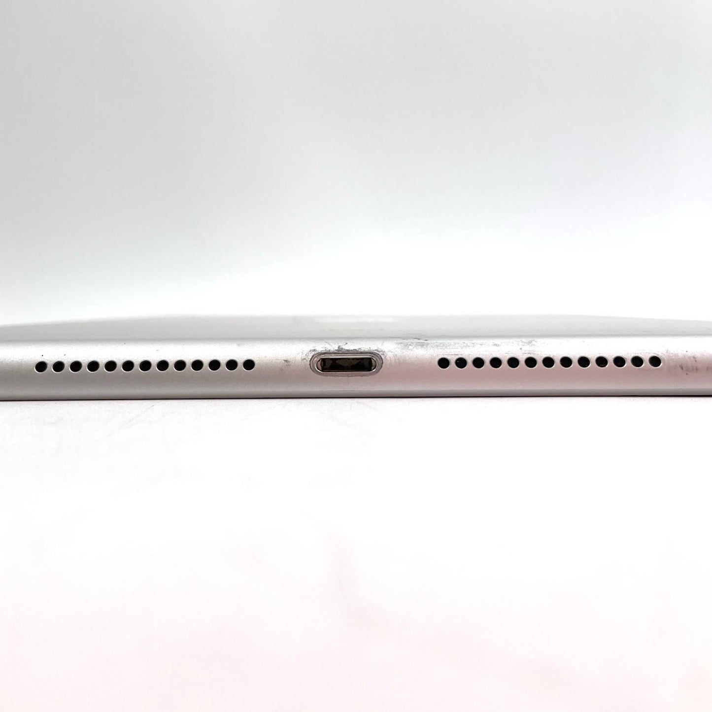 【全額返金保証】【最速発送】Apple iPad iPad 10.2インチ 第9世代 256GB シルバー Wi-Fi 動作確認済