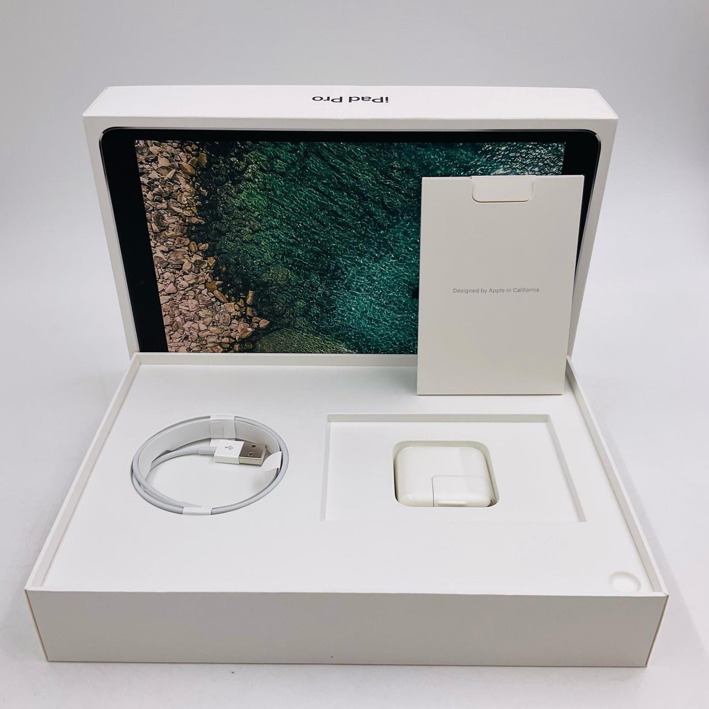 【全額返金保証】【最速発送】Apple iPad Pro 10.5インチ 第1世代 64GB スペースグレイ WiFi+Cellular au 白ロム 美品 動作確認済