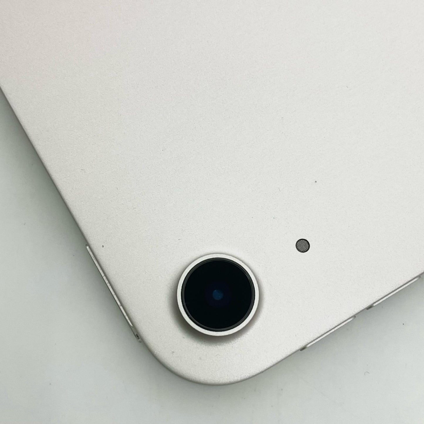 【全額返金保証】【最速発送】Apple iPad Air 10.9インチ 第5世代 64GB スターライト Wi-Fi 超美品 動作確認済