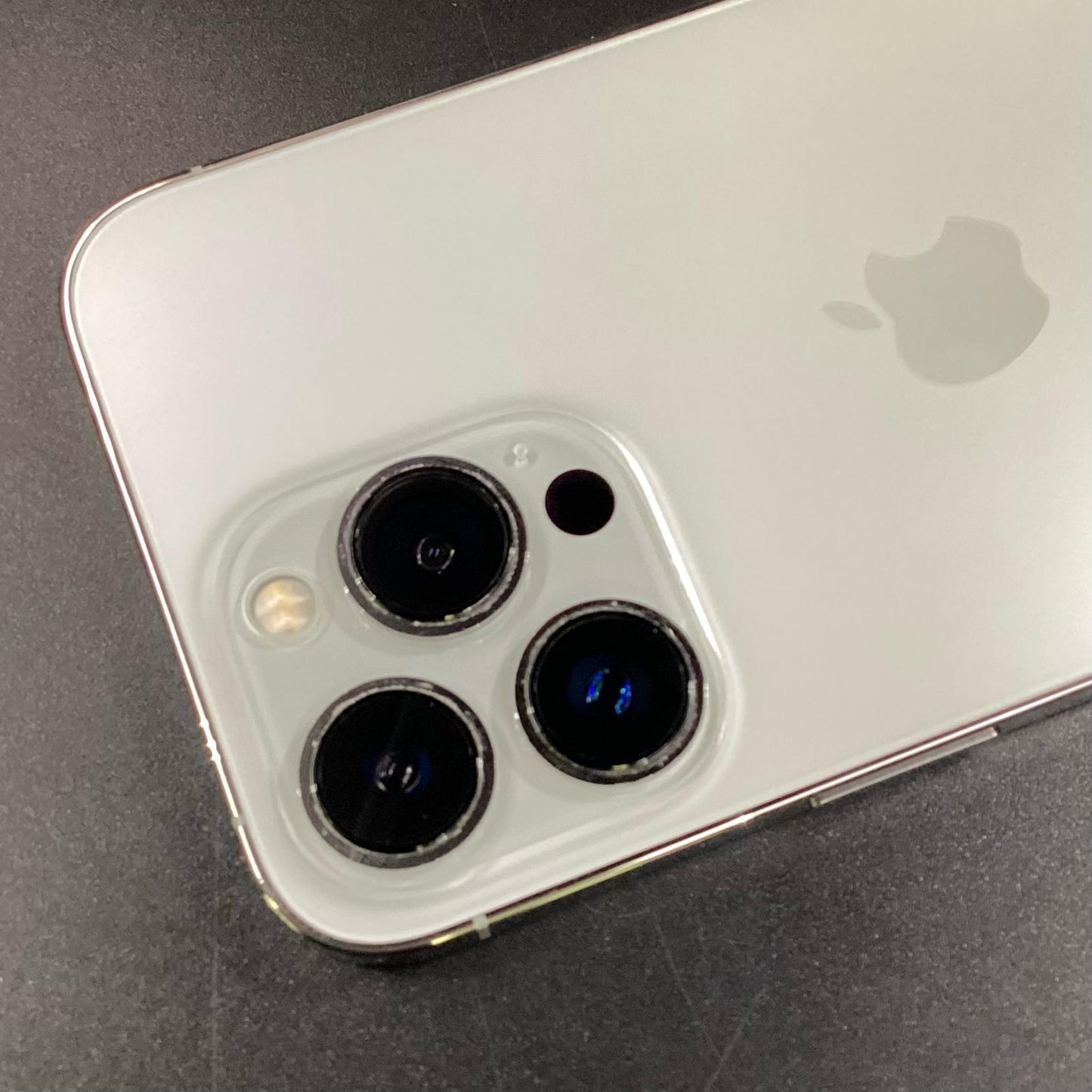 【全額返金保証】【最速発送】Apple iPhone iPhone 13 Pro 512GB シルバー docomo 白ロム 動作確認済 70%
