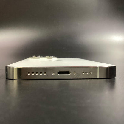 【全額返金保証】【最速発送】Apple iPhone iPhone 13 Pro 512GB シルバー docomo 白ロム 動作確認済 70%