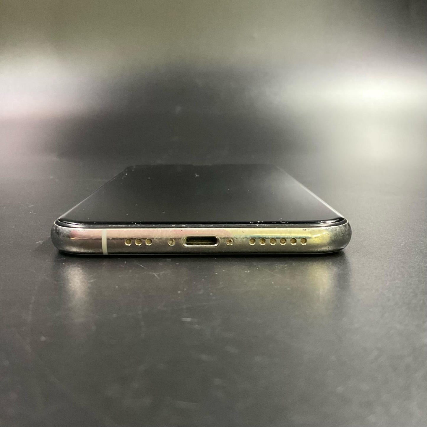 【最速発送】Apple iPhone iPhone XS 64GB シルバー docomo 白ロム【難有】 81%