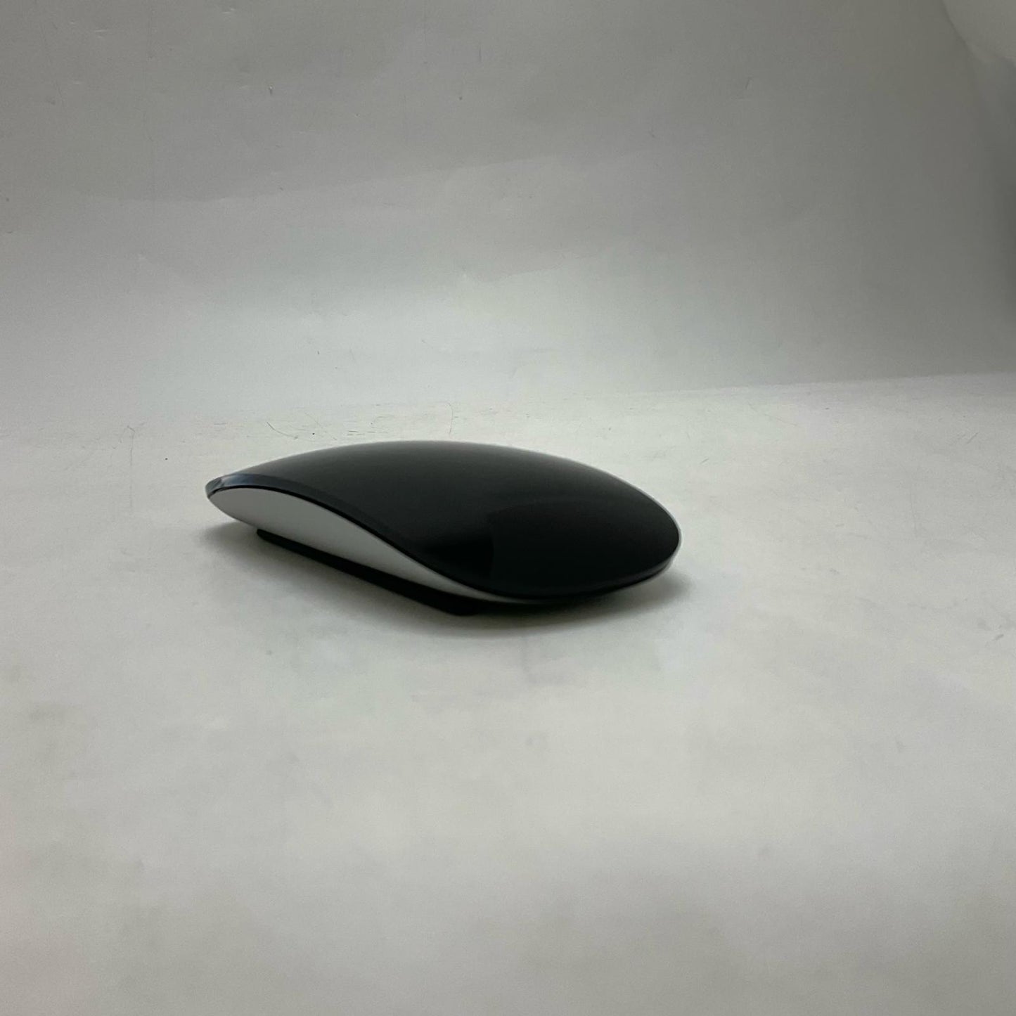 【全額返金保証】【最速発送】Apple Magic Mouse 2 ブラック MMMQ3J/A A1657 美品 動作確認済