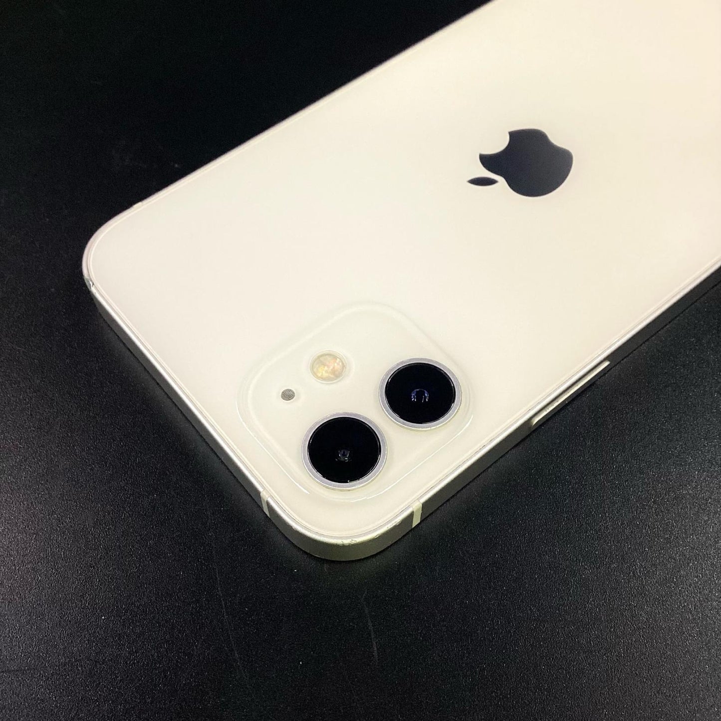 【全額返金保証】【最速発送】Apple iPhone iPhone 12 128GB ホワイト au 白ロム 動作確認済 75%