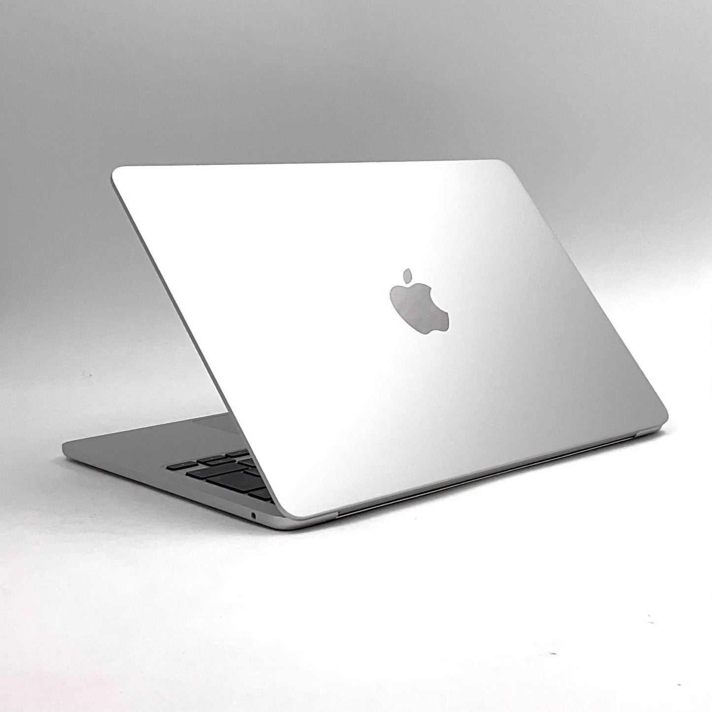 【全額返金保証】【最速発送】Apple MacBook Air 13.6インチ 2022 Apple M2 8GB 256GB シルバー 100% 美品 動作確認済