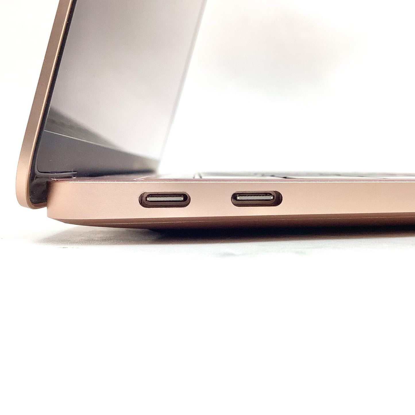 【全額返金保証】【最速発送】Apple MacBook Air 13.3インチ 2019 1.6GHz デュアルコア Intel Core i5 8GB 256GB ゴールド 美品 動作確認済