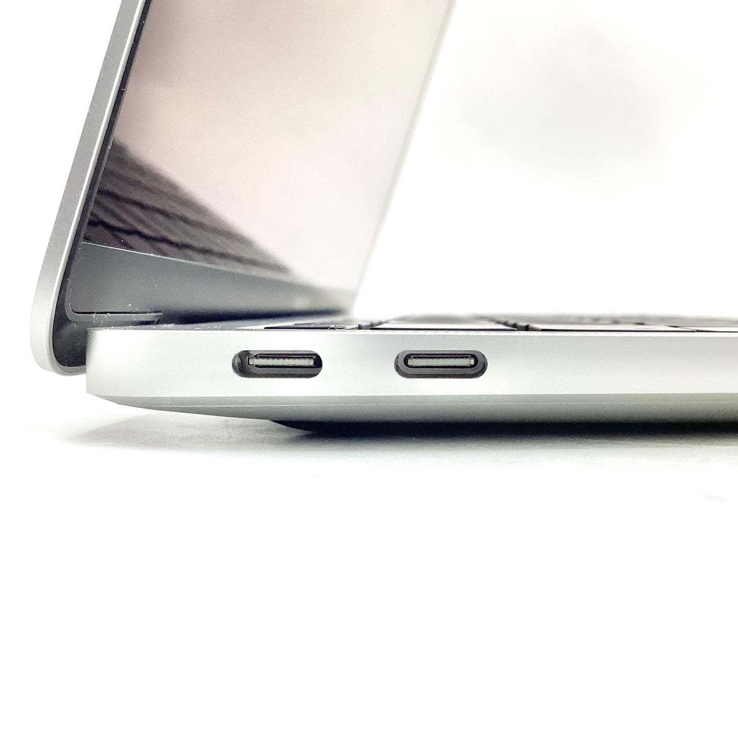 【最速発送】Apple MacBook Air 13.3インチ 2020 Apple M1 8GB 256GB シルバー【難有】