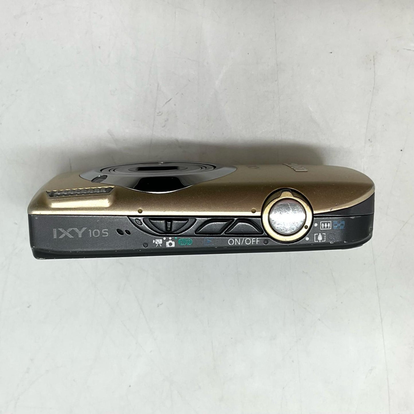【最速発送】Canon コンパクトデジタルカメラ IXY 10S【難有】