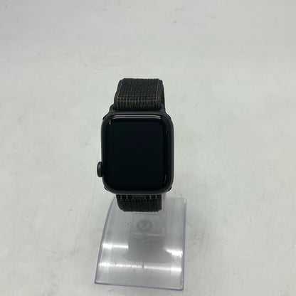 【全額返金保証】【最速発送】Apple Watch SE Nike 第1世代 アルミニウム 40mm GPS+Cellular 白ロム 76% 動作確認済