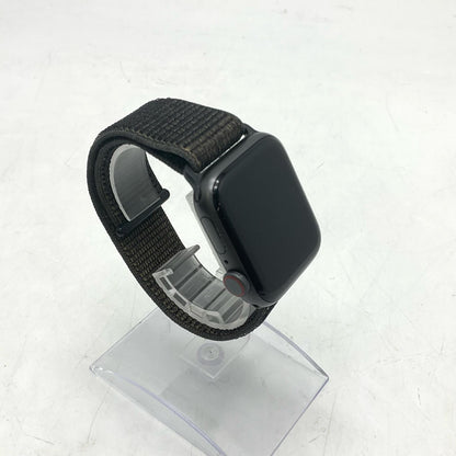 【全額返金保証】【最速発送】Apple Watch SE Nike 第1世代 アルミニウム 40mm GPS+Cellular 白ロム 76% 動作確認済