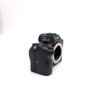 【全額返金保証】【最速発送】Sony デジタル一眼 α7R III ILCE-7RM3 ボディ ブラック 美品 動作確認済