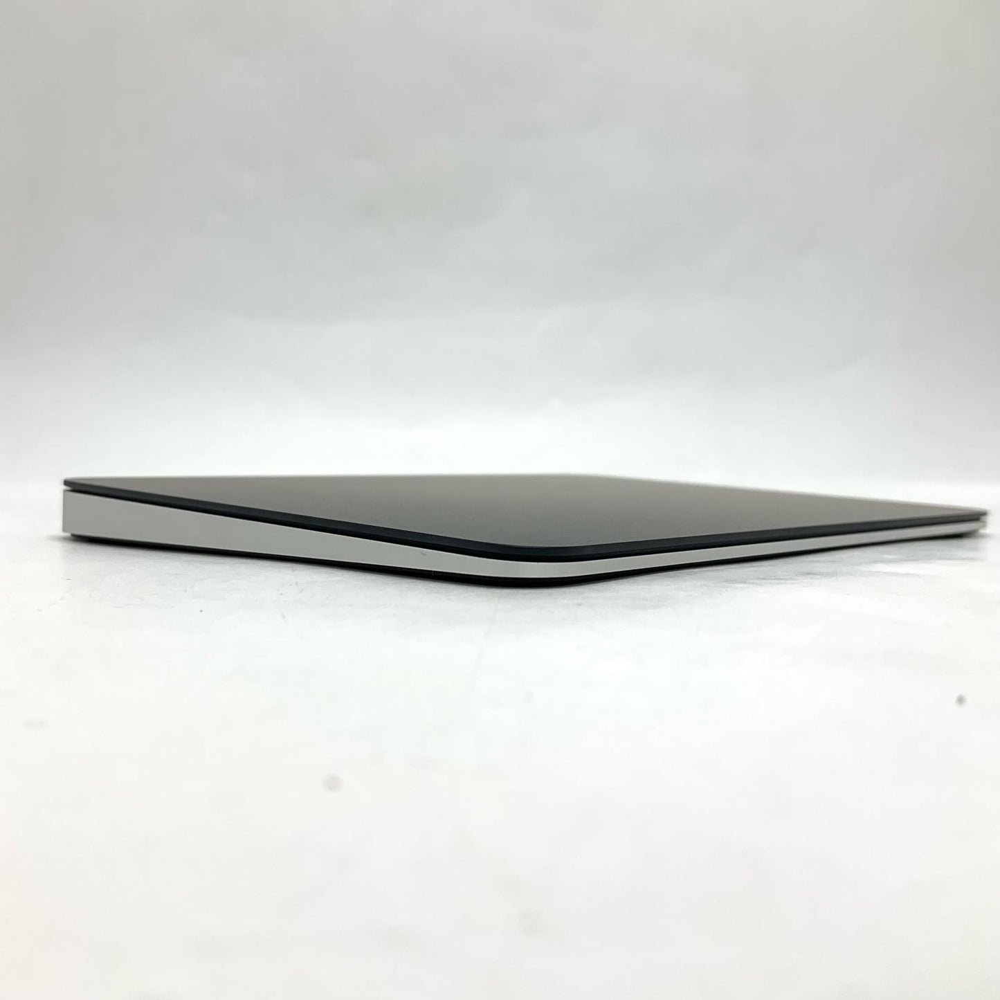 【全額返金保証】【最速発送】Apple Magic Trackpad 2 MJ2R2J/A 美品 動作確認済
