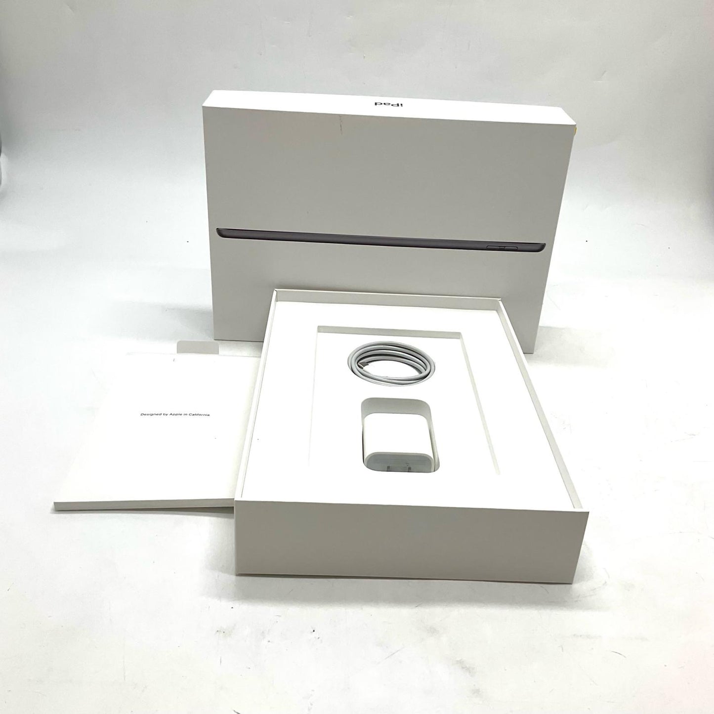 【全額返金保証】【最速発送】Apple iPad iPad 10.2インチ 第9世代 64GB スペースグレイ Wi-Fi 美品 動作確認済