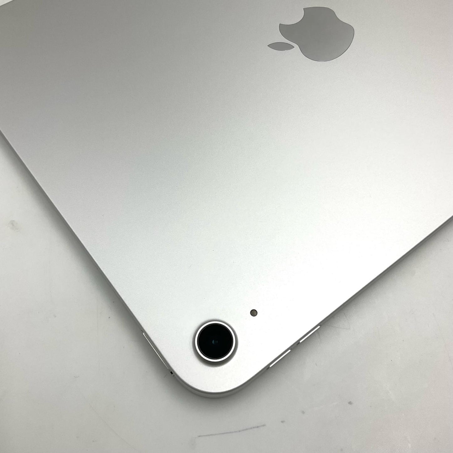【全額返金保証】【最速発送】Apple iPad iPad 11インチ 128GB シルバー Wi-Fi 超美品 動作確認済