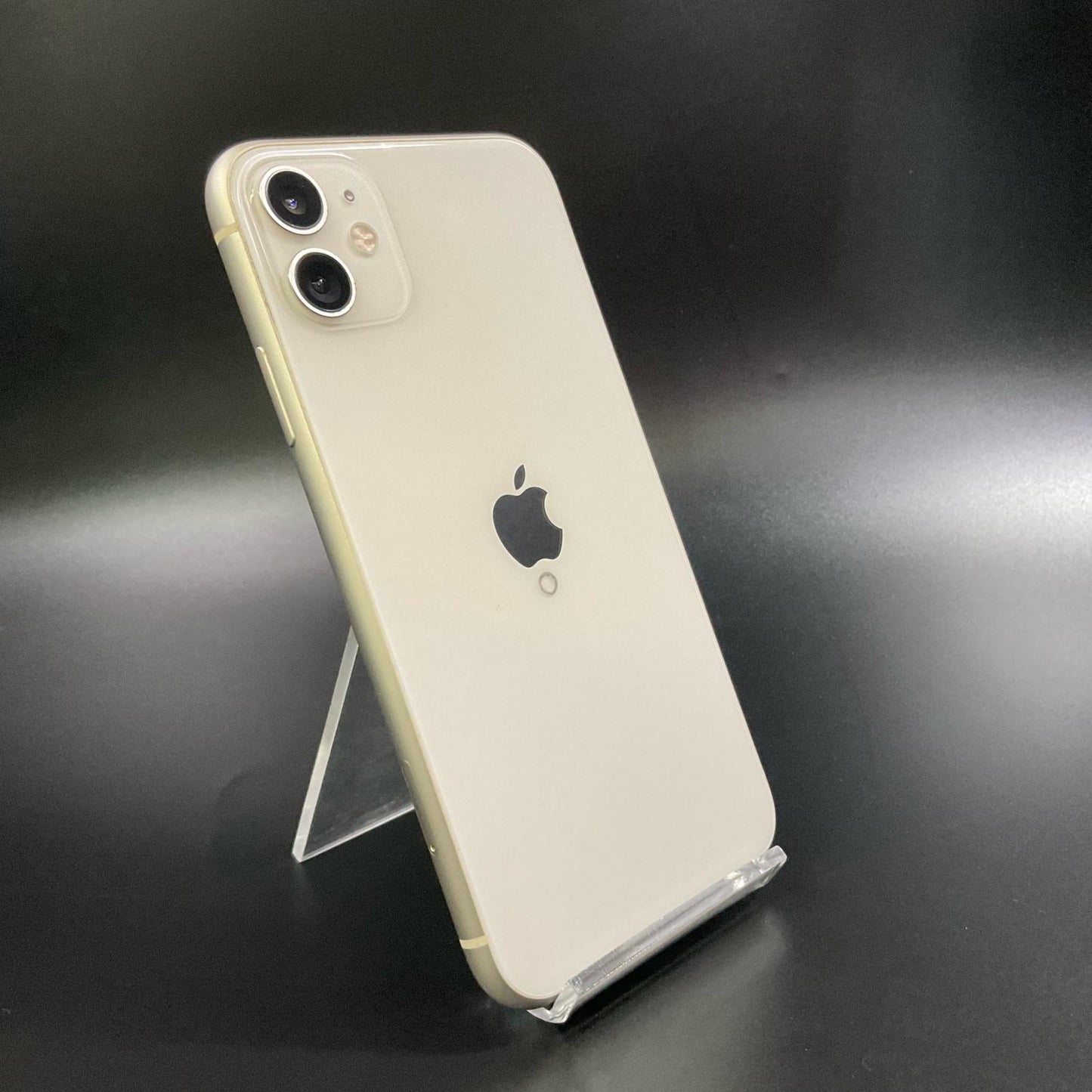 【全額返金保証】【最速発送】Apple iPhone iPhone 11 128GB ホワイト docomo 白ロム 動作確認済 77%
