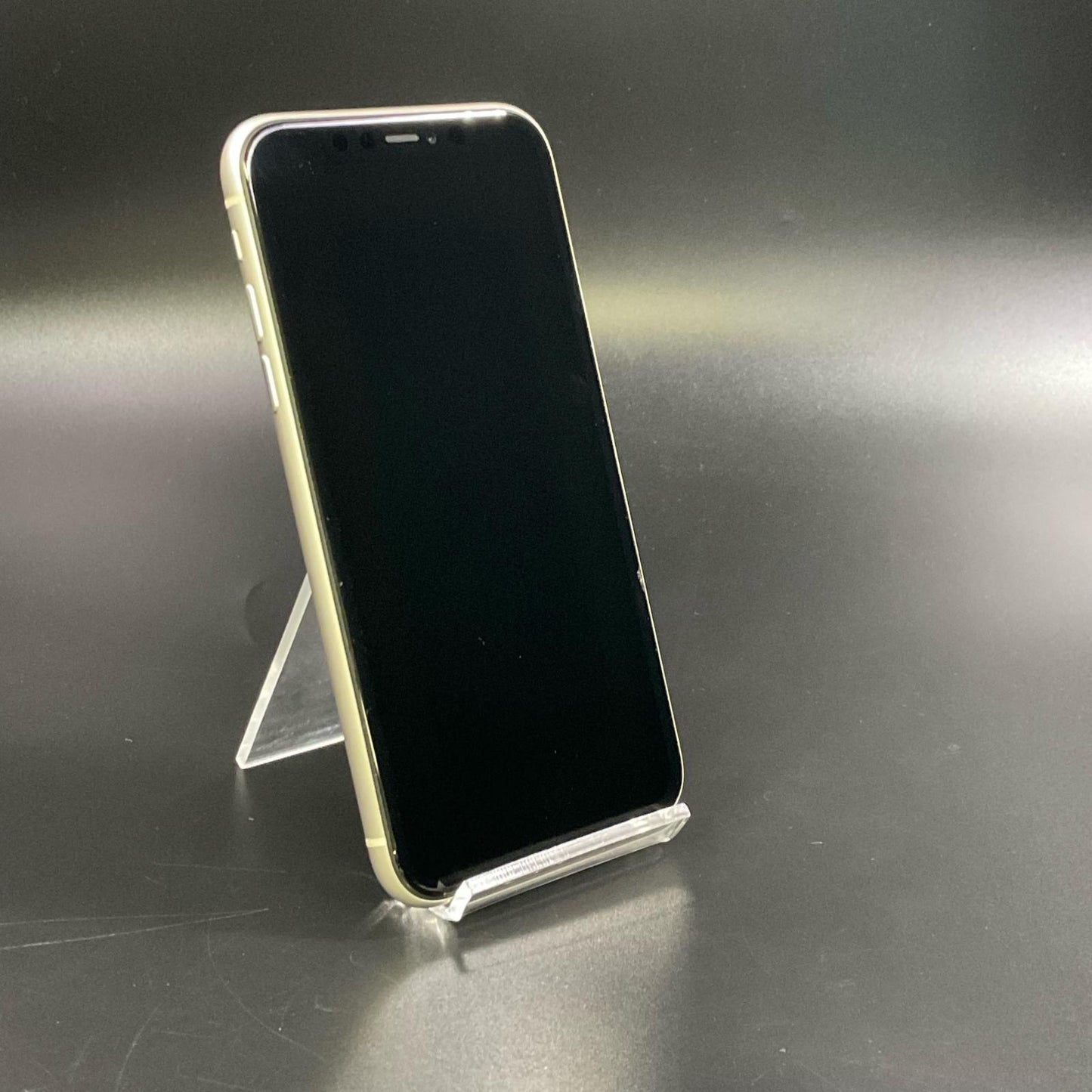 【全額返金保証】【最速発送】Apple iPhone iPhone 11 128GB ホワイト docomo 白ロム 動作確認済 77%