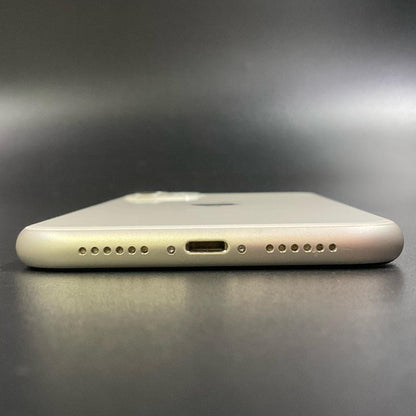 【全額返金保証】【最速発送】Apple iPhone iPhone 11 128GB ホワイト docomo 白ロム 動作確認済 77%