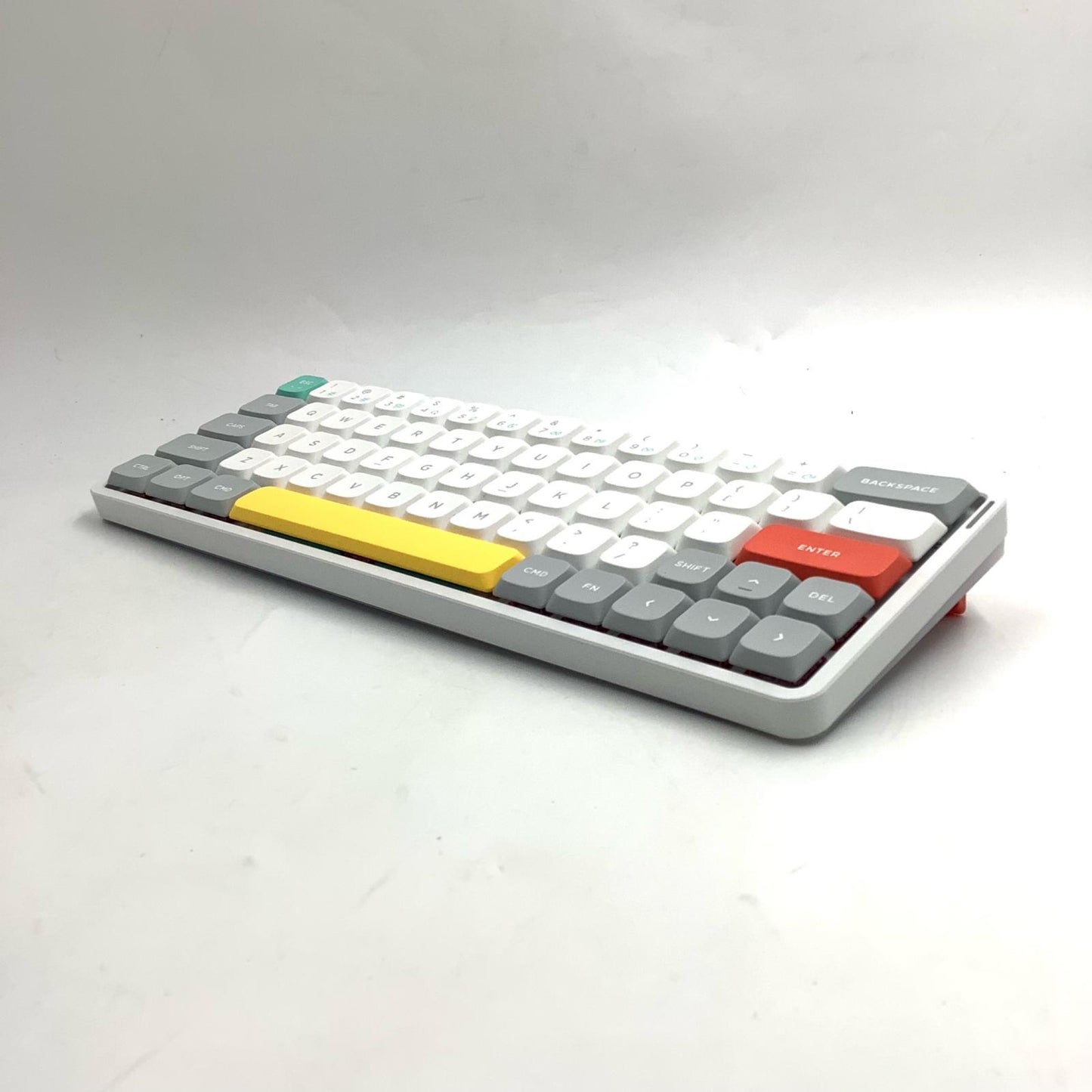 【全額返金保証】【最速発送】NuPhy Air60 V2 NuPhyワイヤレスキーボード Air60 V2 美品 動作確認済