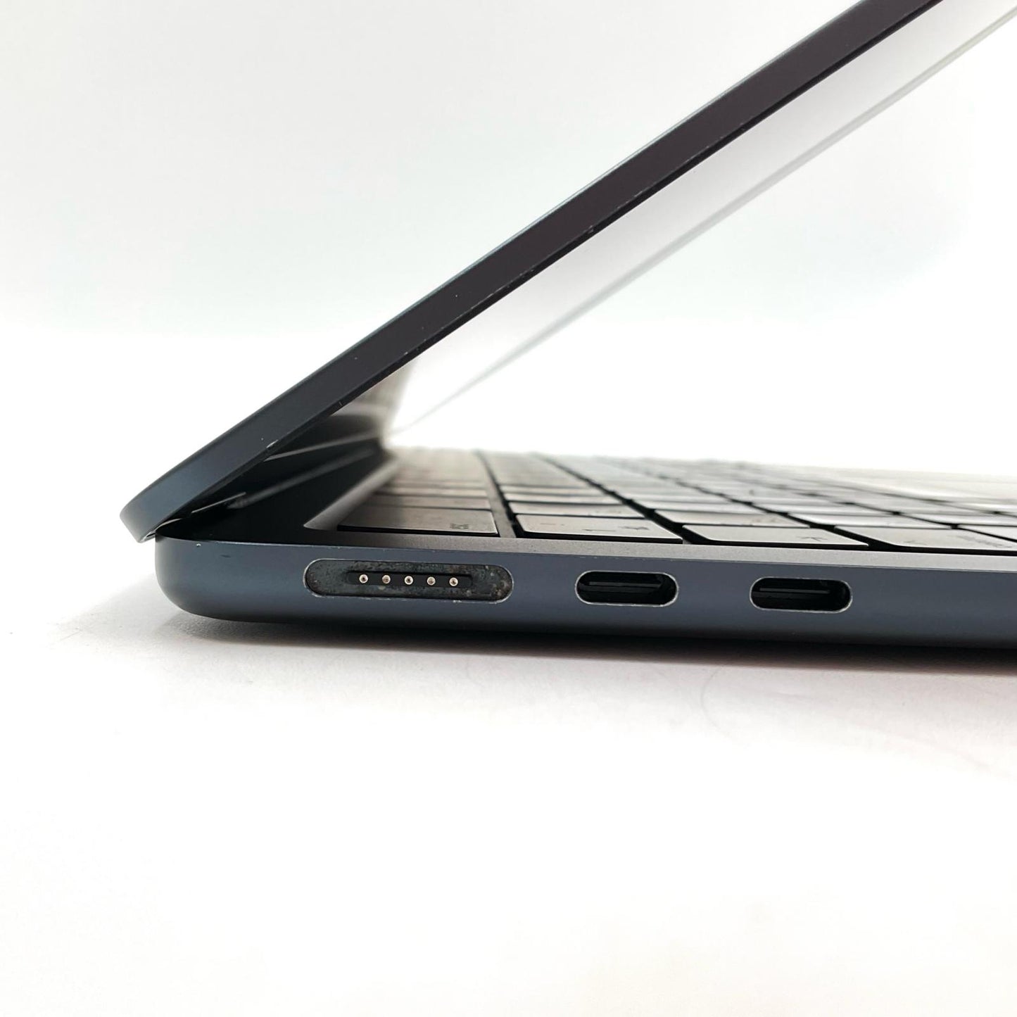 【最速発送】Apple MacBook Air 13.6インチ 2022 Apple M2 8GB 256GB ミッドナイト 84.3%【難有】