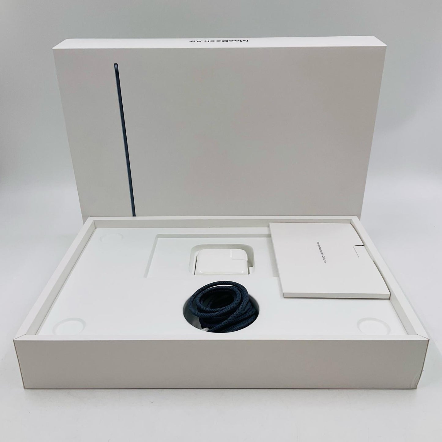 【最速発送】Apple MacBook Air 13.6インチ 2022 Apple M2 8GB 256GB ミッドナイト 84.3%【難有】