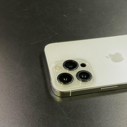 【全額返金保証】【最速発送】Apple iPhone iPhone 13 Pro 256GB シルバー docomo 白ロム 動作確認済 74%