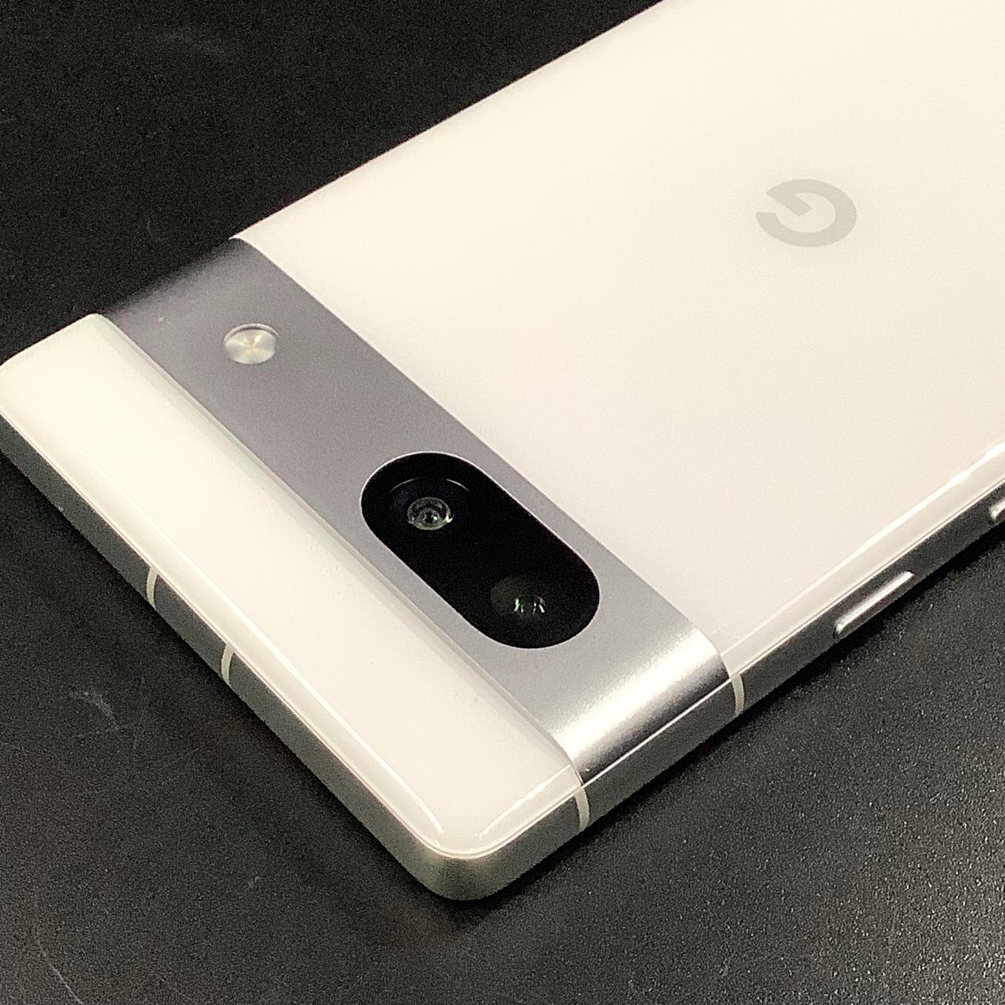 【全額返金保証】【最速発送】Google Pixel 7a 128GB Snow docomo G82U8 白ロム 動作確認済