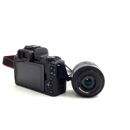 【全額返金保証】【最速発送】Canon デジタル一眼 EOS kiss M 15-45mm F3.5-6.3 IS STM レンズキット ブラック 美品 動作確認済