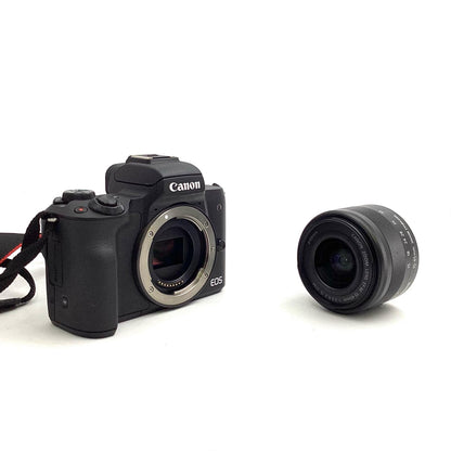 【全額返金保証】【最速発送】Canon デジタル一眼 EOS kiss M 15-45mm F3.5-6.3 IS STM レンズキット ブラック 美品 動作確認済