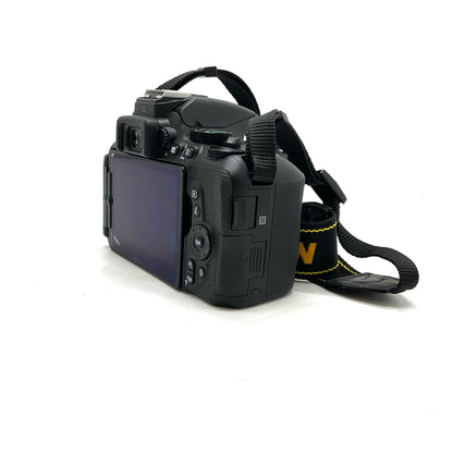 【全額返金保証】【最速発送】Nikon デジタル一眼 D5600 ボディ 美品 動作確認済