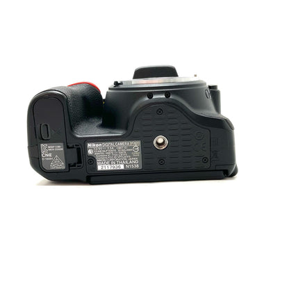 【全額返金保証】【最速発送】Nikon デジタル一眼 D5600 ボディ 美品 動作確認済