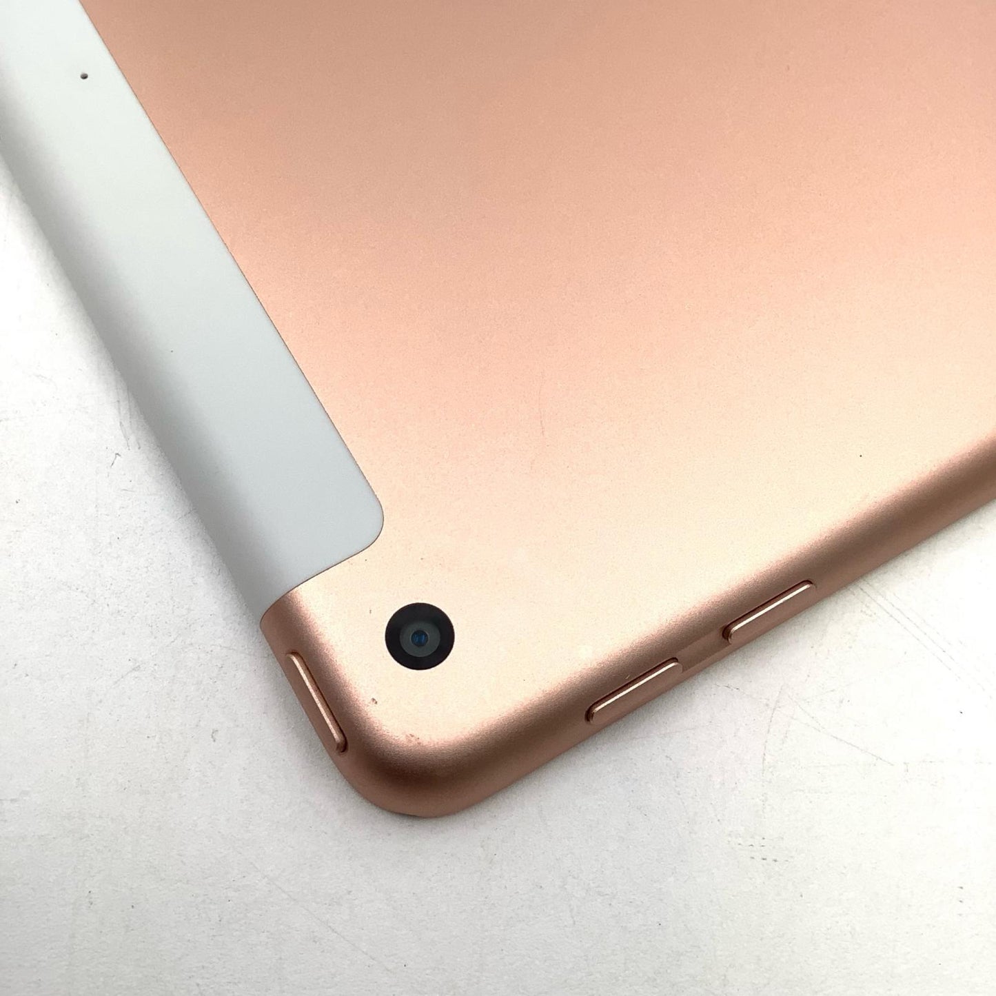 【全額返金保証】【最速発送】Apple iPad iPad 9.7インチ 第6世代 128GB ゴールド WiFi+Cellular 白ロム 動作確認済
