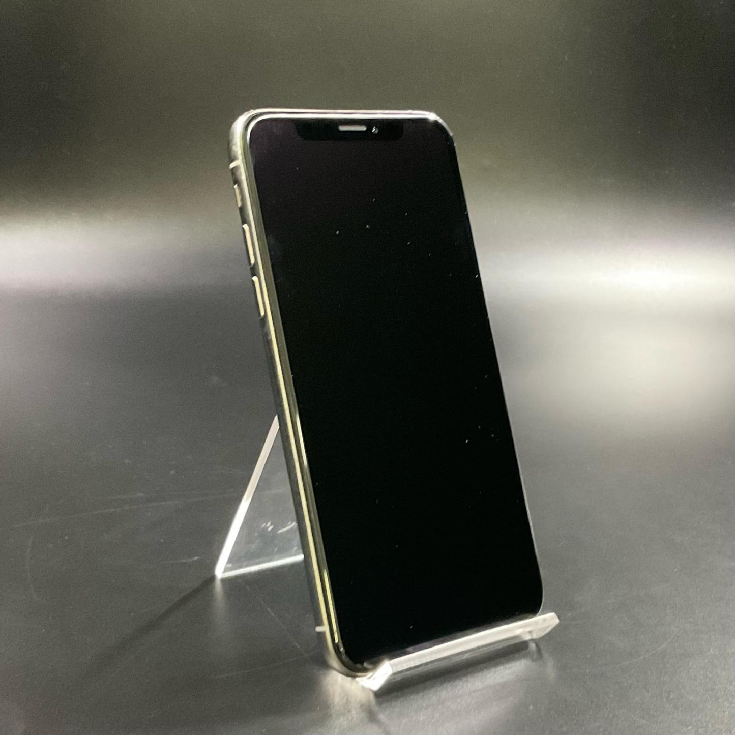 【全額返金保証】【最速発送】Apple iPhone iPhone XS 256GB シルバー docomo SIMフリー 白ロム 動作確認済 64%