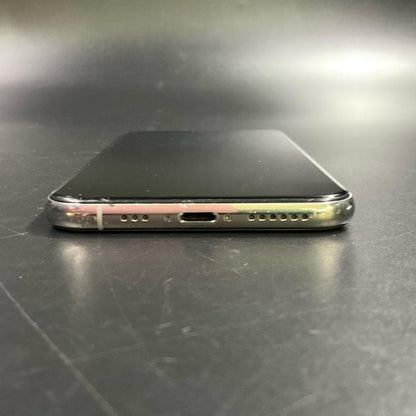 【全額返金保証】【最速発送】Apple iPhone iPhone XS 256GB シルバー docomo SIMフリー 白ロム 動作確認済 64%