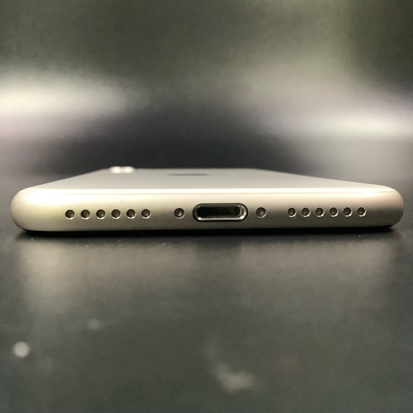 【全額返金保証】【最速発送】Apple iPhone iPhone SE（第3世代） 64GB スターライト Softbank 白ロム 美品 動作確認済 87%