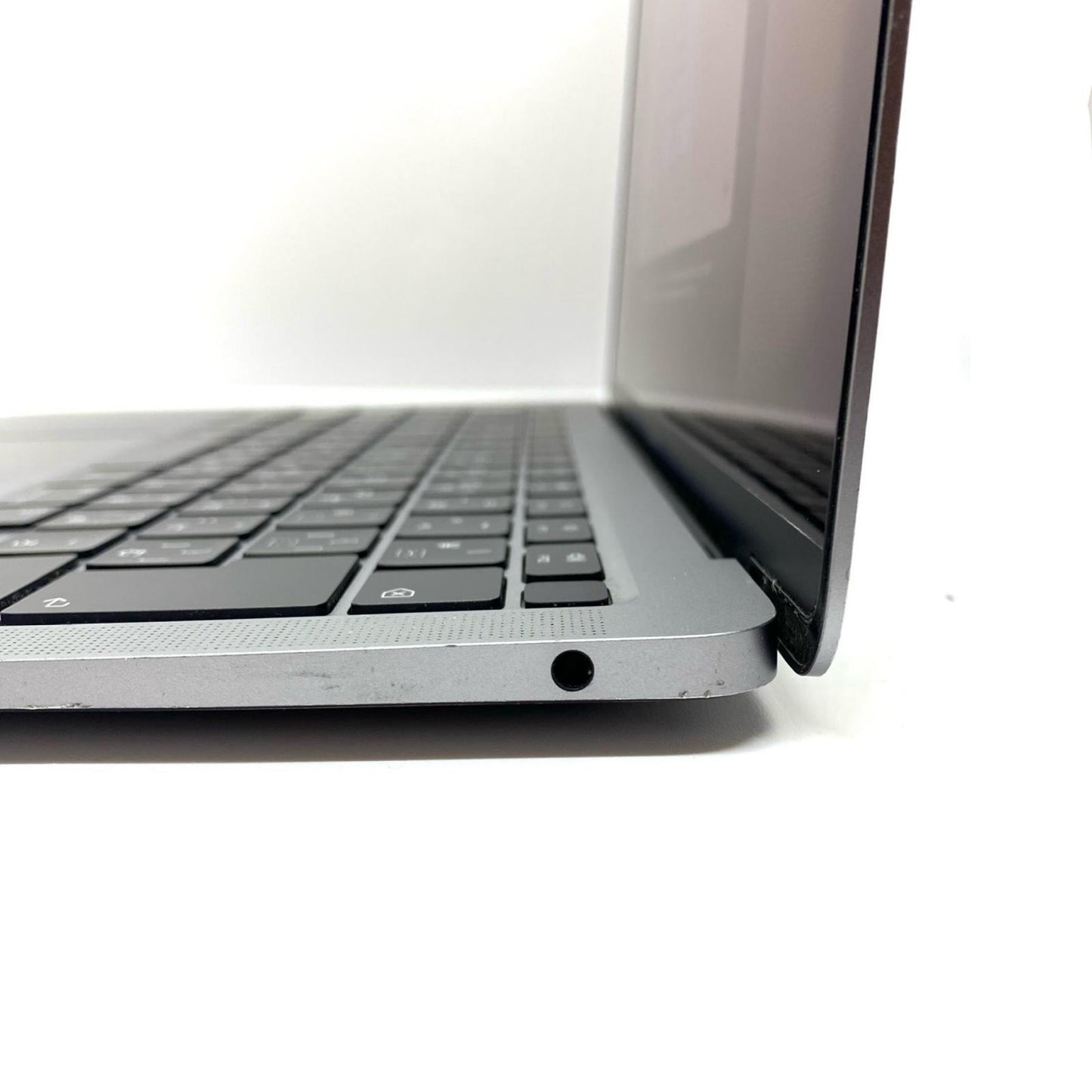 【最速発送】Apple MacBook Air 13.3インチ 2020 Apple M1 8GB 256GB スペースグレイ 82%【難有】