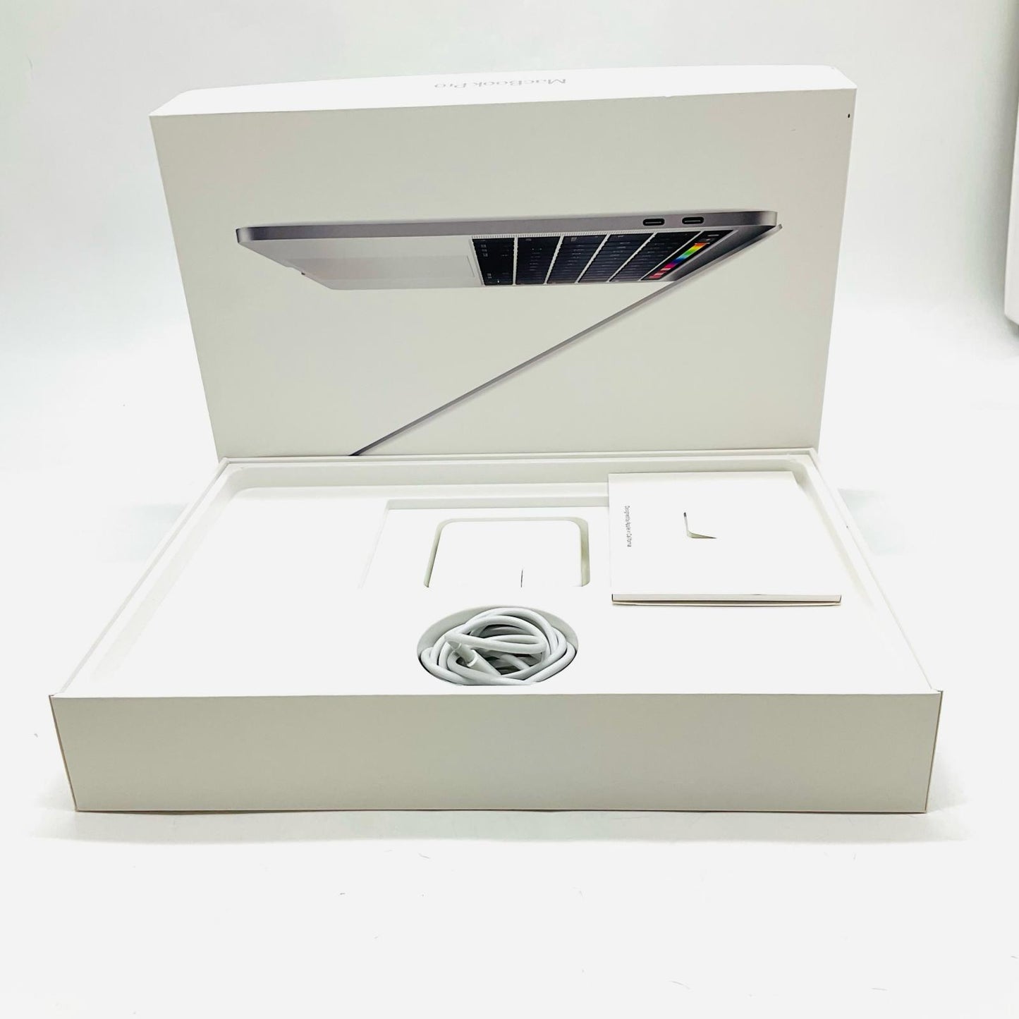 【全額返金保証】【最速発送】Apple MacBook Pro 13.3インチ 2019 1.4GHz クアッドコア Intel Core i5 8GB 128GB シルバー 美品 動作確認済