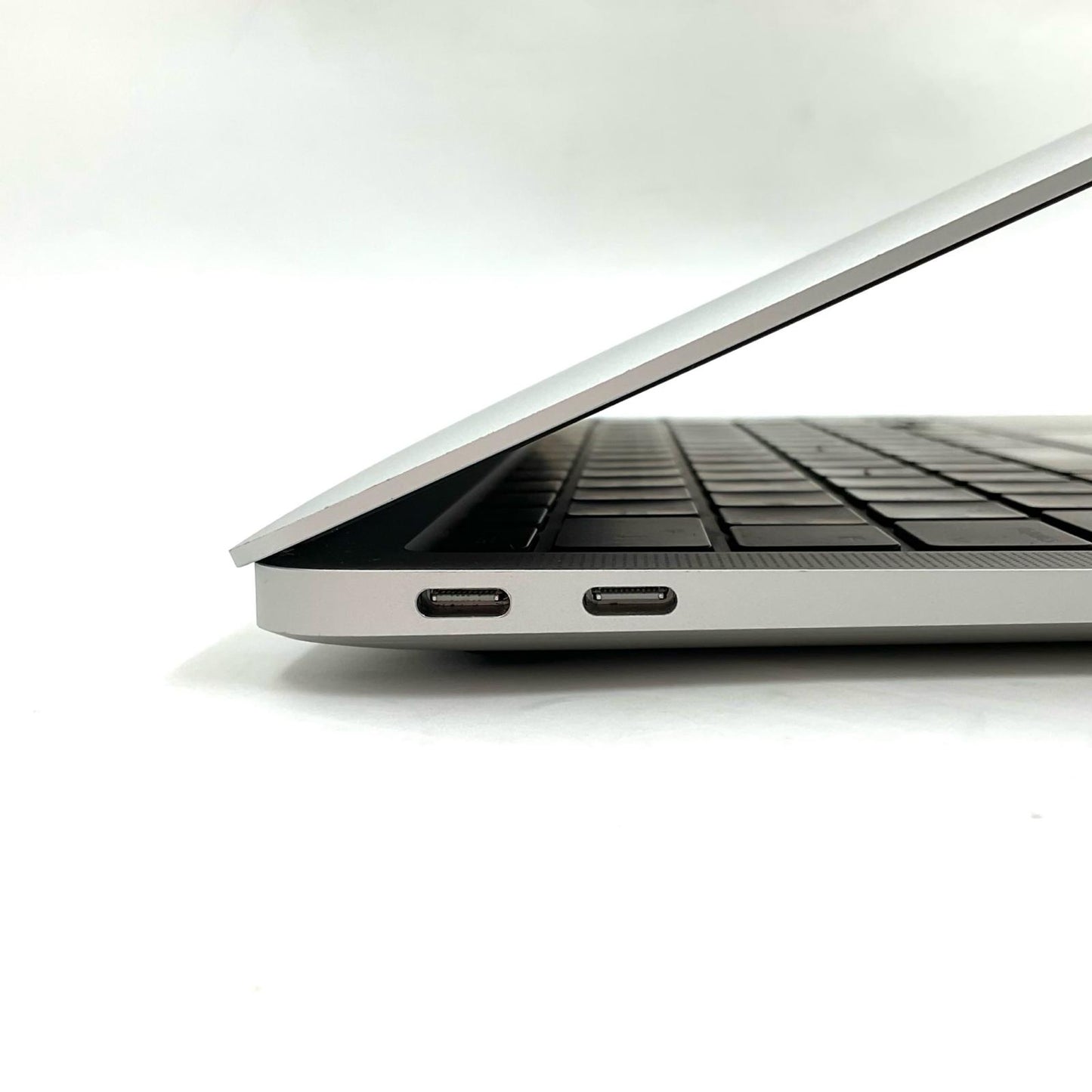 【全額返金保証】【最速発送】Apple MacBook Air 13.3インチ 2020 Apple M1 8GB 512GB シルバー 97% 美品 動作確認済