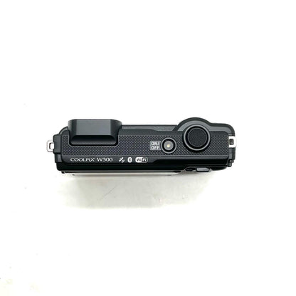 【全額返金保証】【最速発送】Nikon コンパクトデジタルカメラ COOLPIX W300 ブラック 超美品 動作確認済