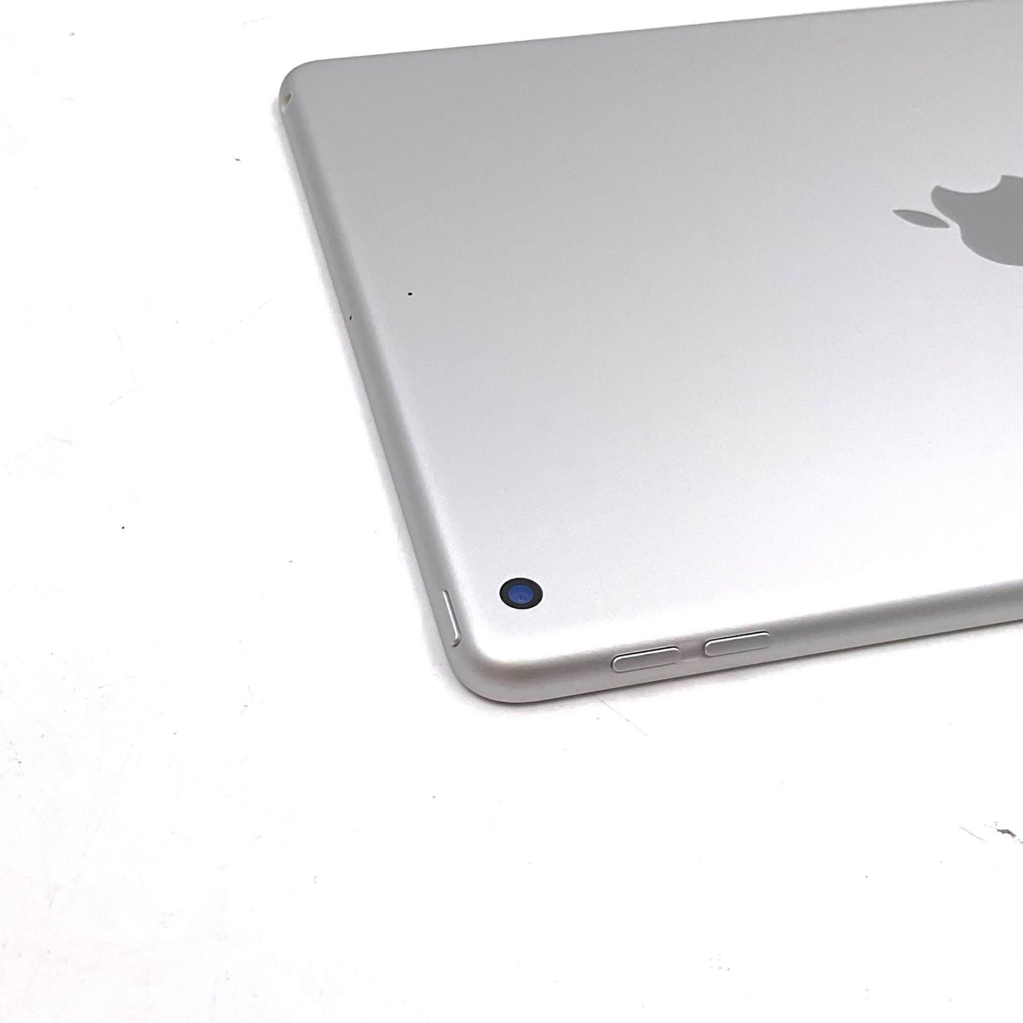 【全額返金保証】【最速発送】Apple iPad iPad 10.2インチ 第9世代 64GB シルバー Wi-Fi 超美品 動作確認済