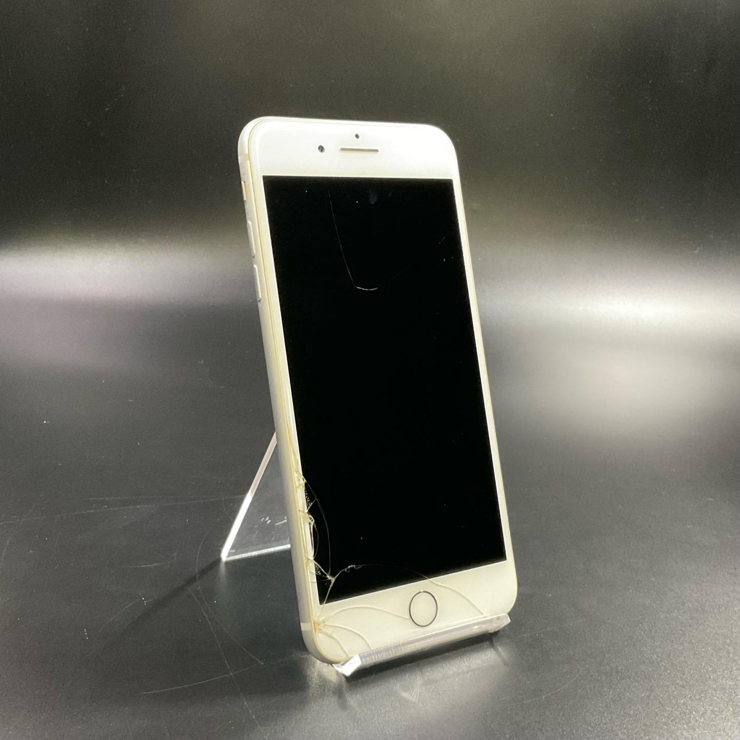 【最速発送】Apple iPhone iPhone 8 Plus 64GB シルバー Softbank 白ロム【難有】 75%