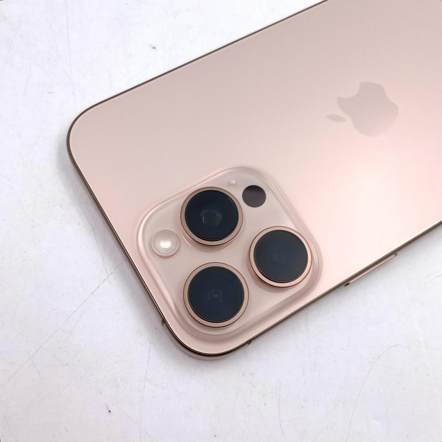 【全額返金保証】【最速発送】Apple iPhone iPhone 16 Pro Max 256GB デザートチタニウム au 白ロム 動作確認済 100%
