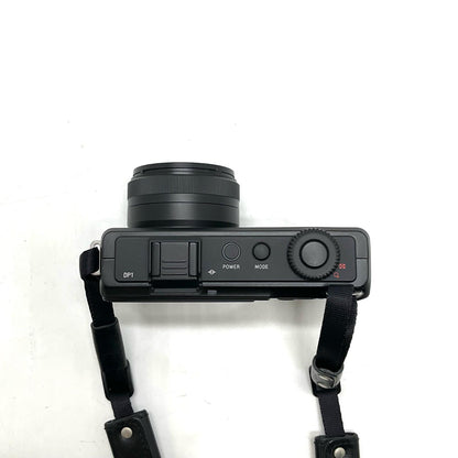 【全額返金保証】【最速発送】SIGMA コンパクトデジタルカメラ DP1 Merrill 美品 動作確認済