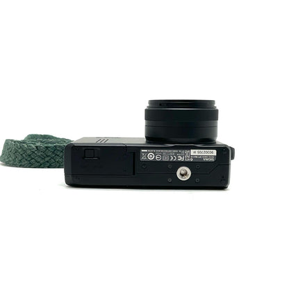 【全額返金保証】【最速発送】SIGMA コンパクトデジタルカメラ DP1 Merrill 美品 動作確認済