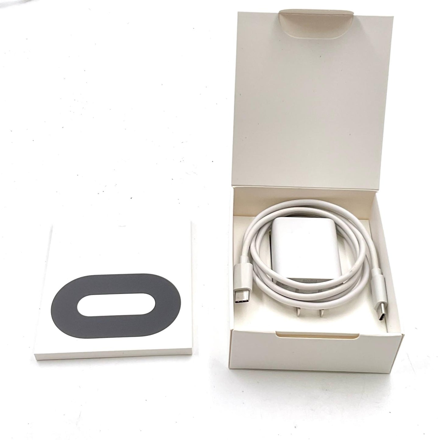 【全額返金保証】【最速発送】OCULUS OCULUS QUEST 2 KW49CM(本体)JD96CX(右）LX39EM(左) 美品 動作確認済