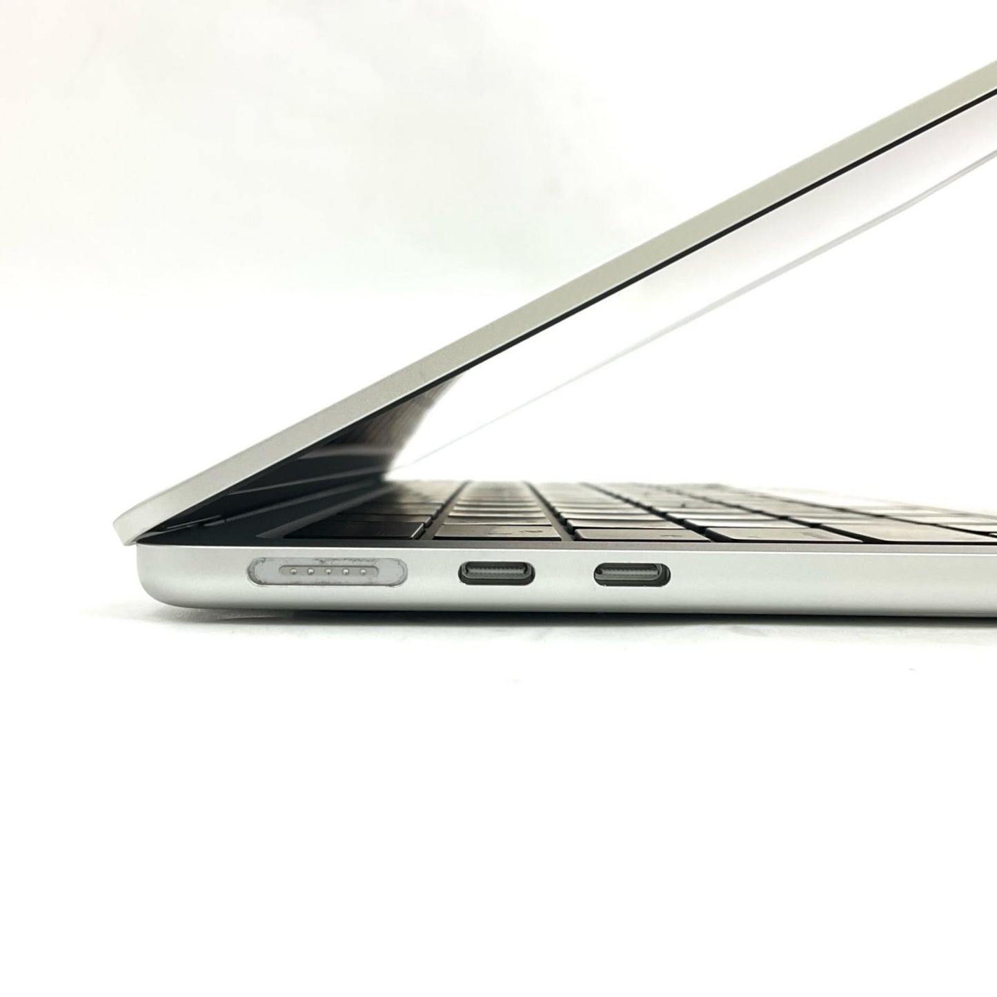 【全額返金保証】【最速発送】Apple MacBook Air 13インチ 2022 Apple M2 8GB 256GB シルバー 87% 美品 動作確認済