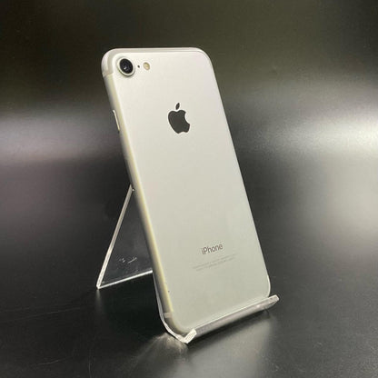 【全額返金保証】【最速発送】Apple iPhone iPhone 7 32GB シルバー docomo 白ロム 動作確認済 71%