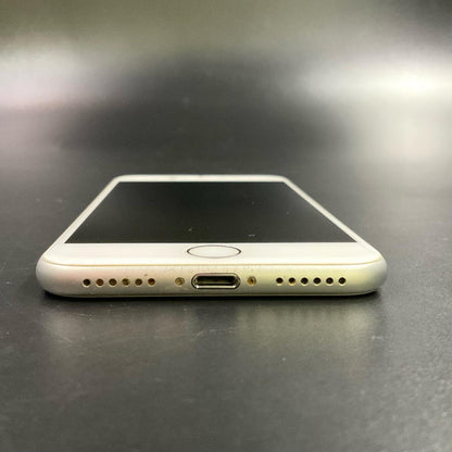 【全額返金保証】【最速発送】Apple iPhone iPhone 7 32GB シルバー docomo 白ロム 動作確認済 71%