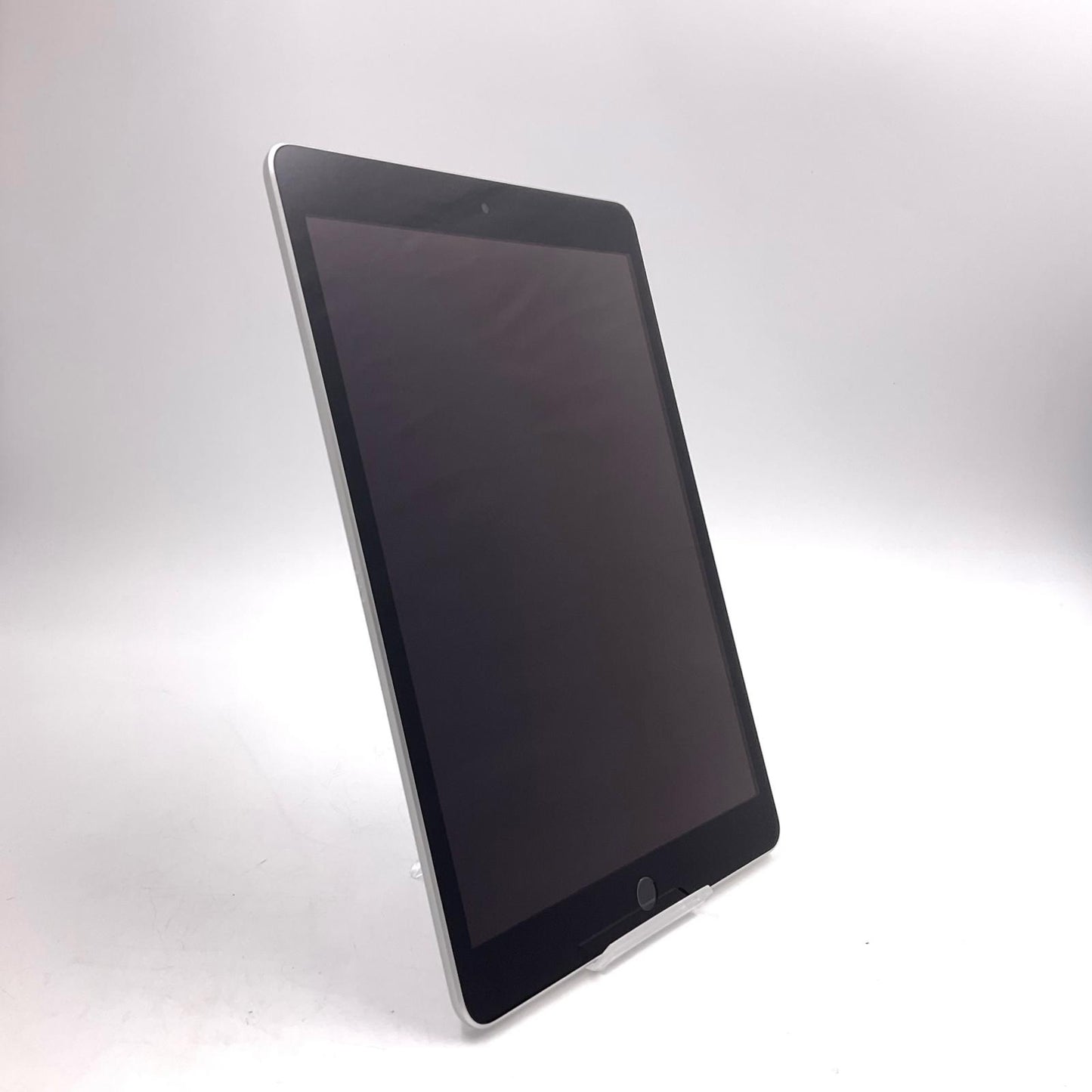【全額返金保証】【最速発送】Apple iPad iPad 10.2インチ 第9世代 64GB シルバー Wi-Fi 超美品 動作確認済