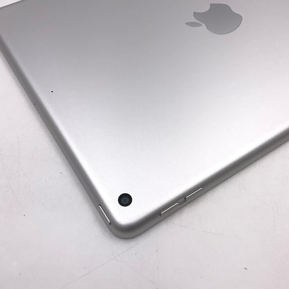 【全額返金保証】【最速発送】Apple iPad iPad 10.2インチ 第9世代 64GB シルバー Wi-Fi 超美品 動作確認済